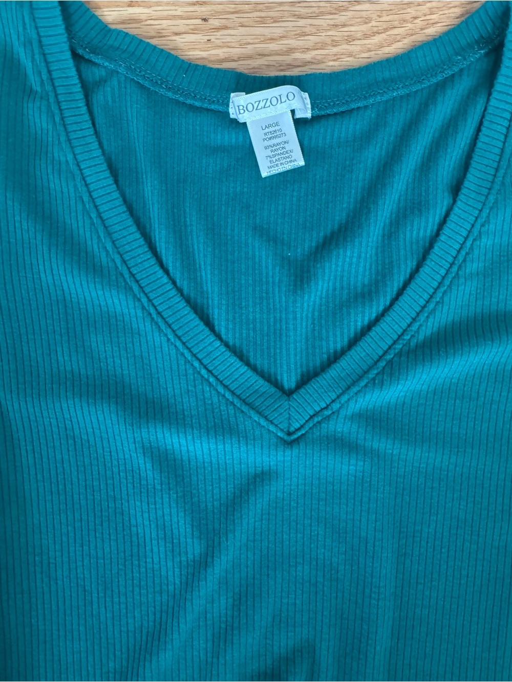 V-Neck Ribbed Crop Top - Picture 2 of 2